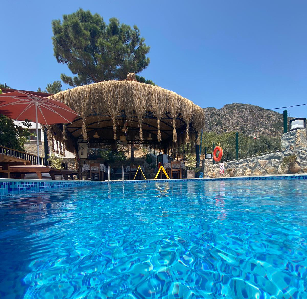 Yaka Teras Suit DAT�A